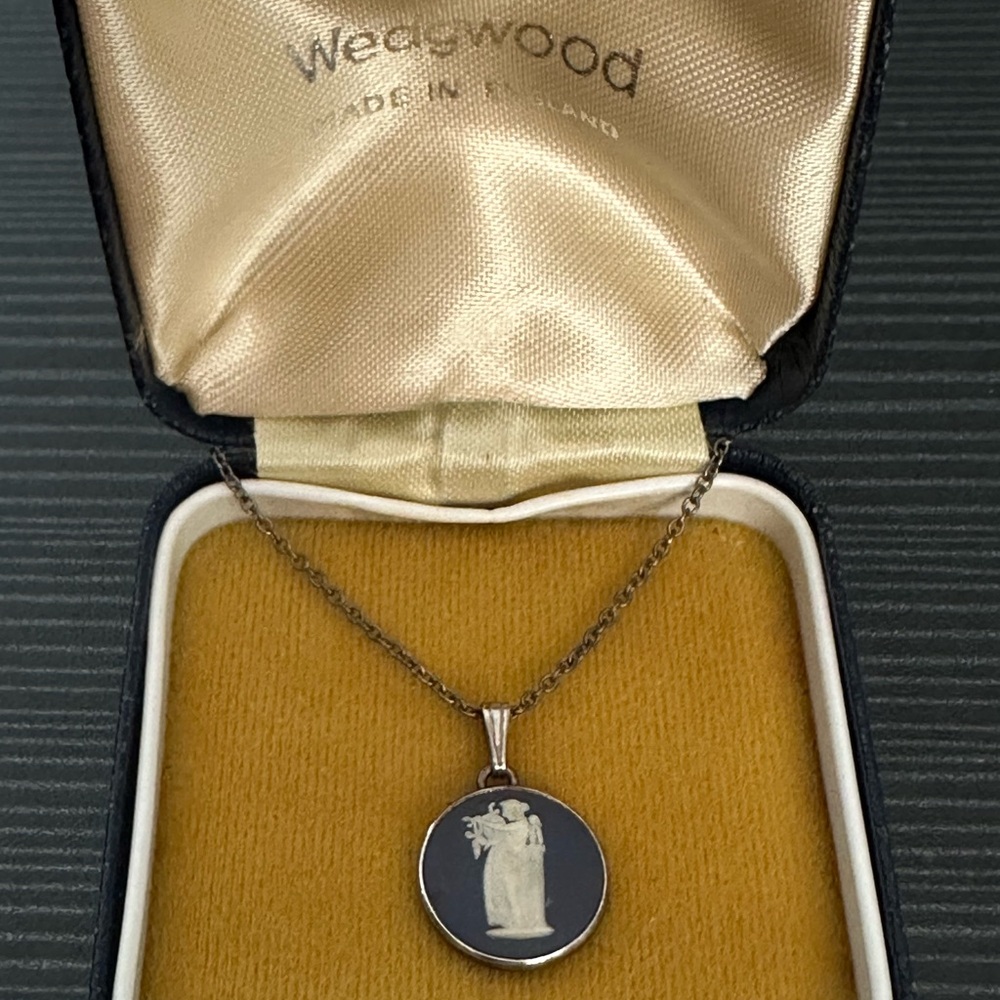 Vintage Wedgwood Jasperware Cameo Necklace